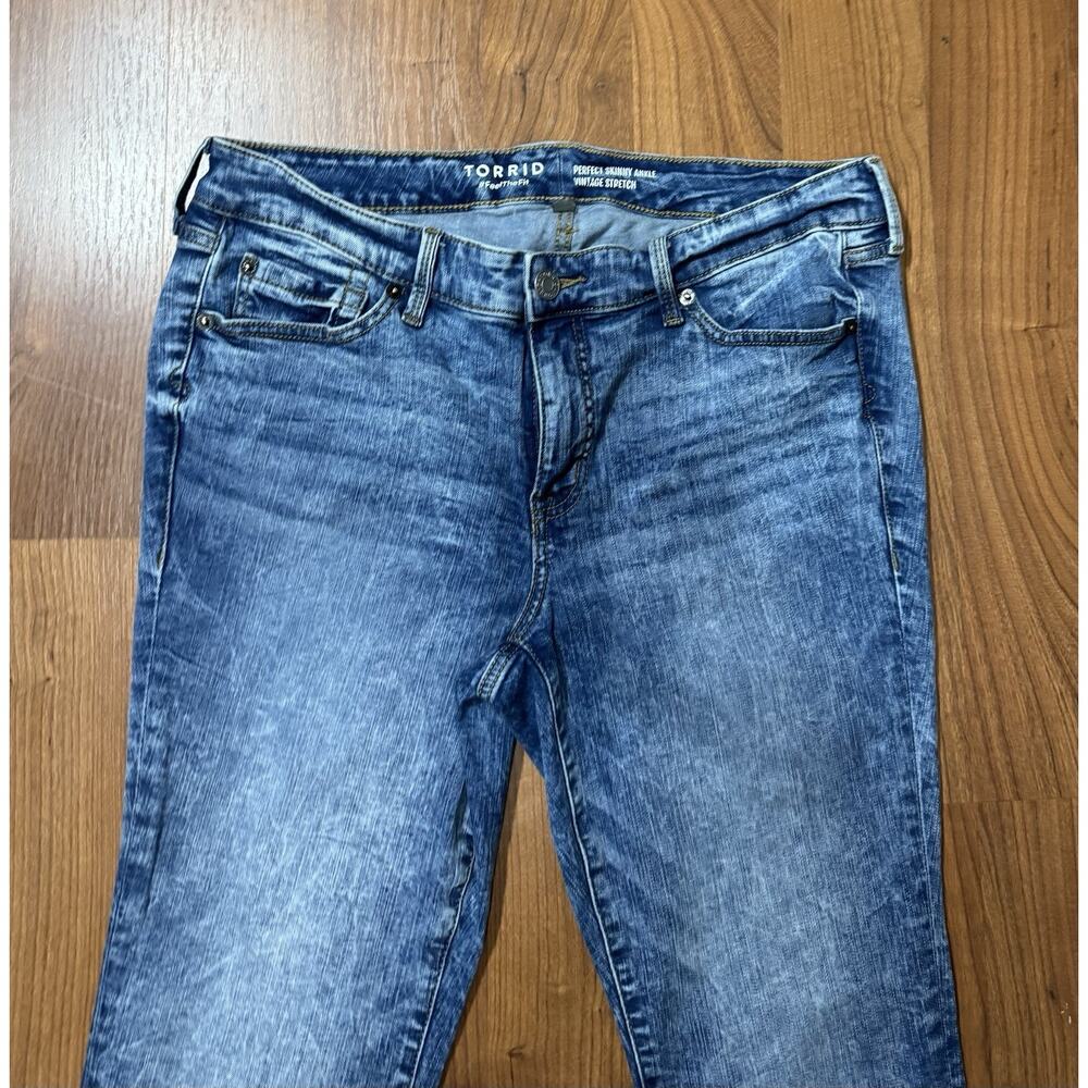 TORRID Skinny Ankle Denim Jeans Medium Blue Stretch 5-Pocket Button Zip